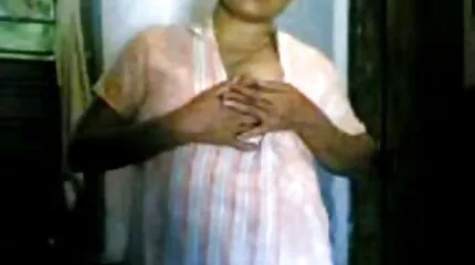 एक बड़े रूसी ट्रांसजेंडर वेश्या के साथ सेक्सी फिल्म फुल एचडी वीडियो गुदा में चुंबन