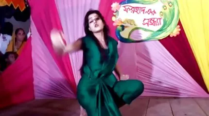 लड़की, अच्छी सेक्सी मूवी फुल एचडी तरह से सभी छेद में चूमा