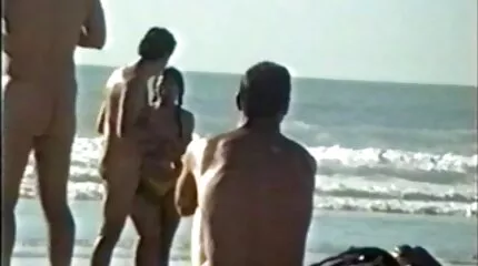 दाढ़ी वाले सेक्सी फिल्म हिंदी में फुल एचडी आदमी एक तेजस्वी लड़की बिस्तर पर चुंबन और सह के