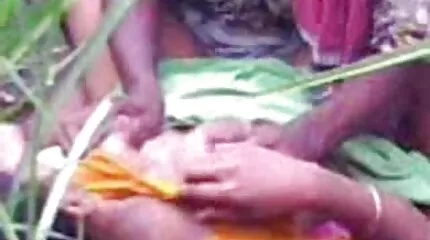 बिल्ली एक उंगली और एक जीभ के साथ संभोग करने के लिए सेक्सी फुल एचडी फिल्म लाया