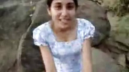 चुंबन और डालने का कार्य भरवां सेक्सी वीडियो एचडी में फुल मूवी नायलॉन मोज़ा